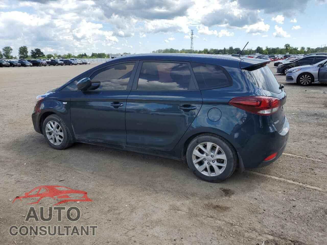 KIA RONDO 2017 - KNAHT8A38H7180216