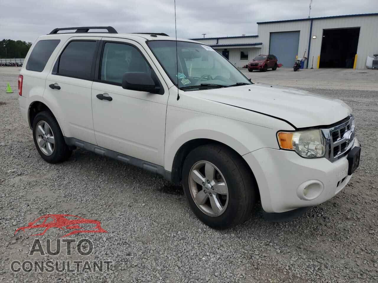 FORD ESCAPE 2011 - 1FMCU0D77BKB70156