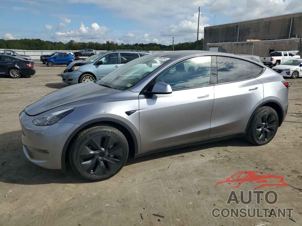 TESLA MODEL Y 2024 - 7SAYGDEE5RA319595