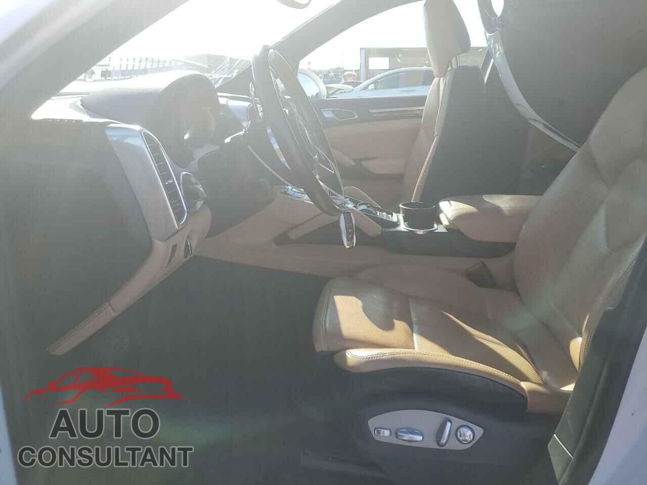 PORSCHE CAYENNE 2018 - WP1AA2A29JKA00371