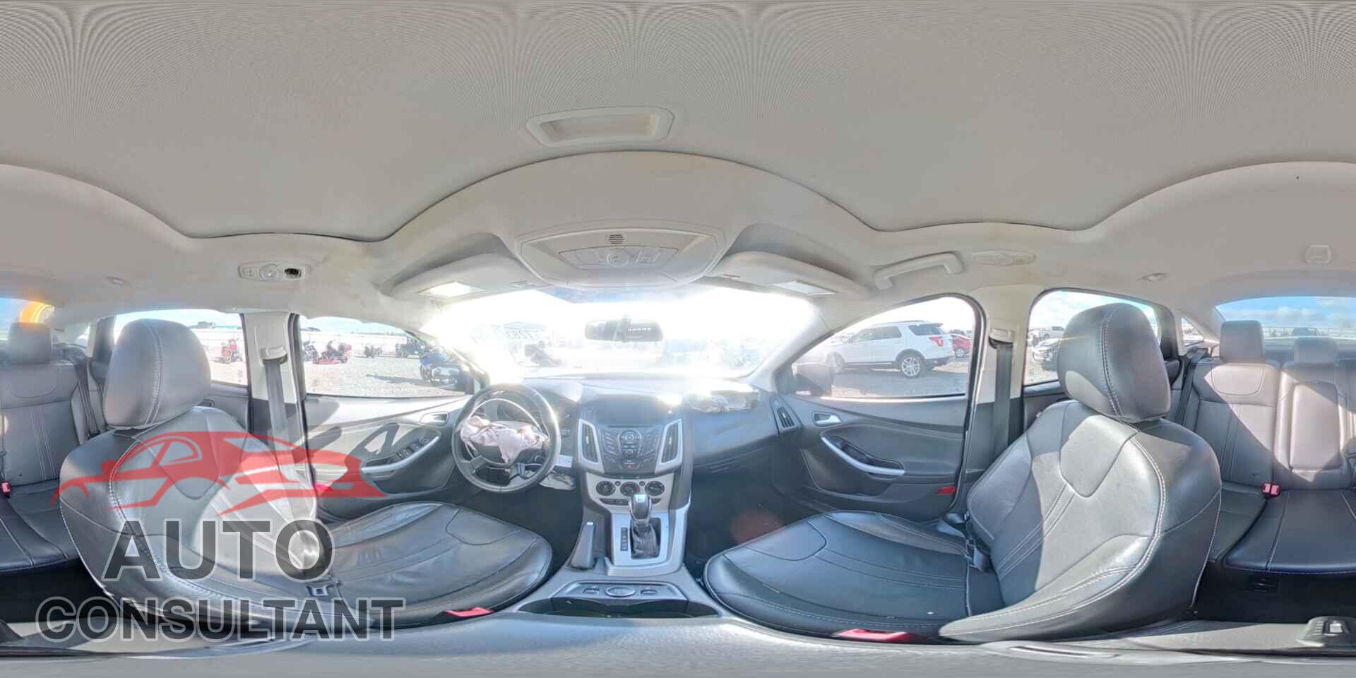 FORD FOCUS 2014 - 1FADP3F2XEL194720