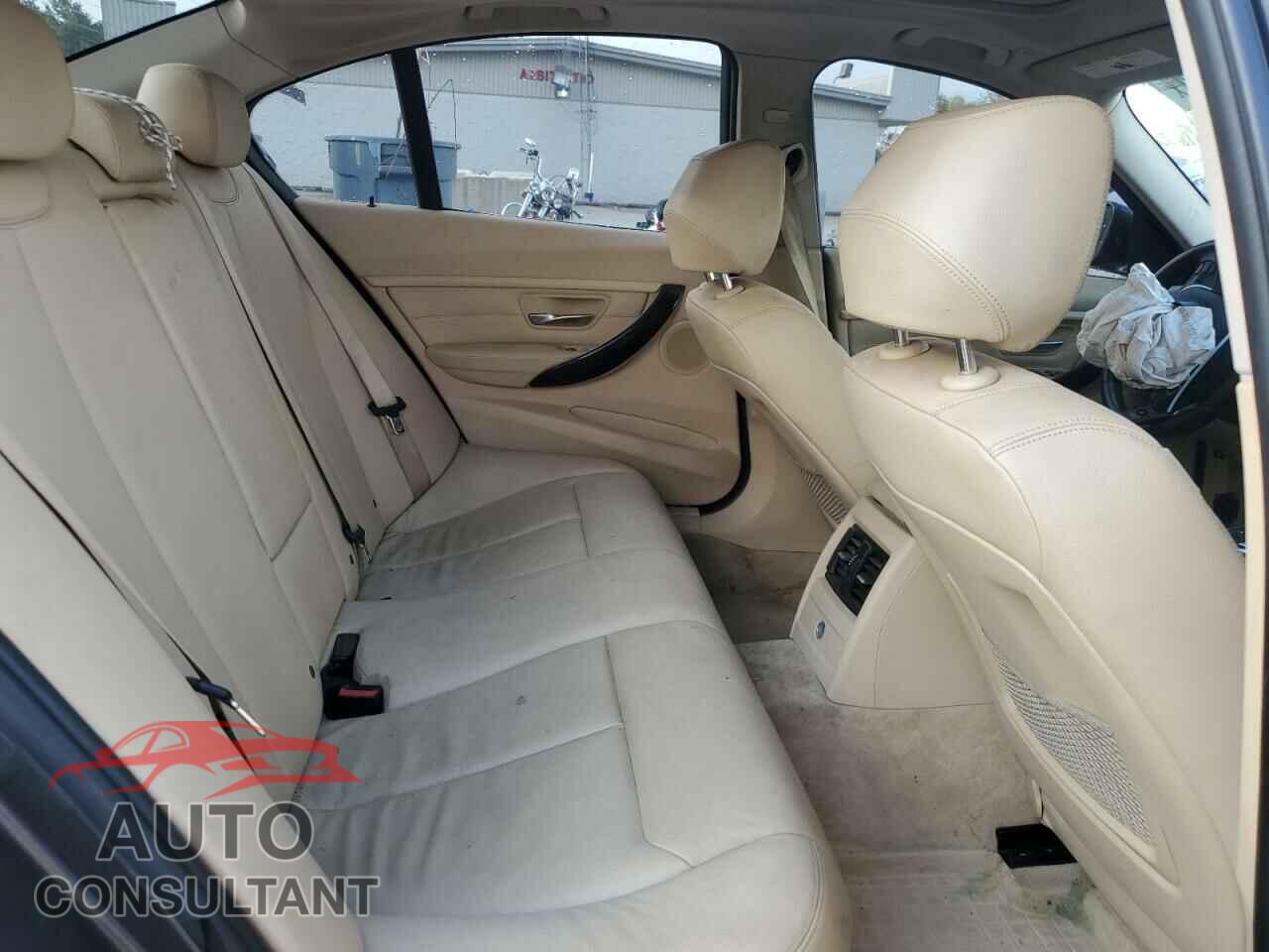 BMW 3 SERIES 2012 - WBA3A5C59CF340812