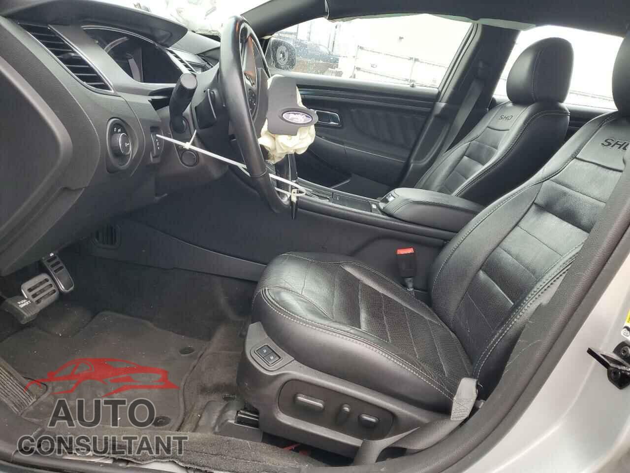 FORD TAURUS 2018 - 1FAHP2KT6JG127514