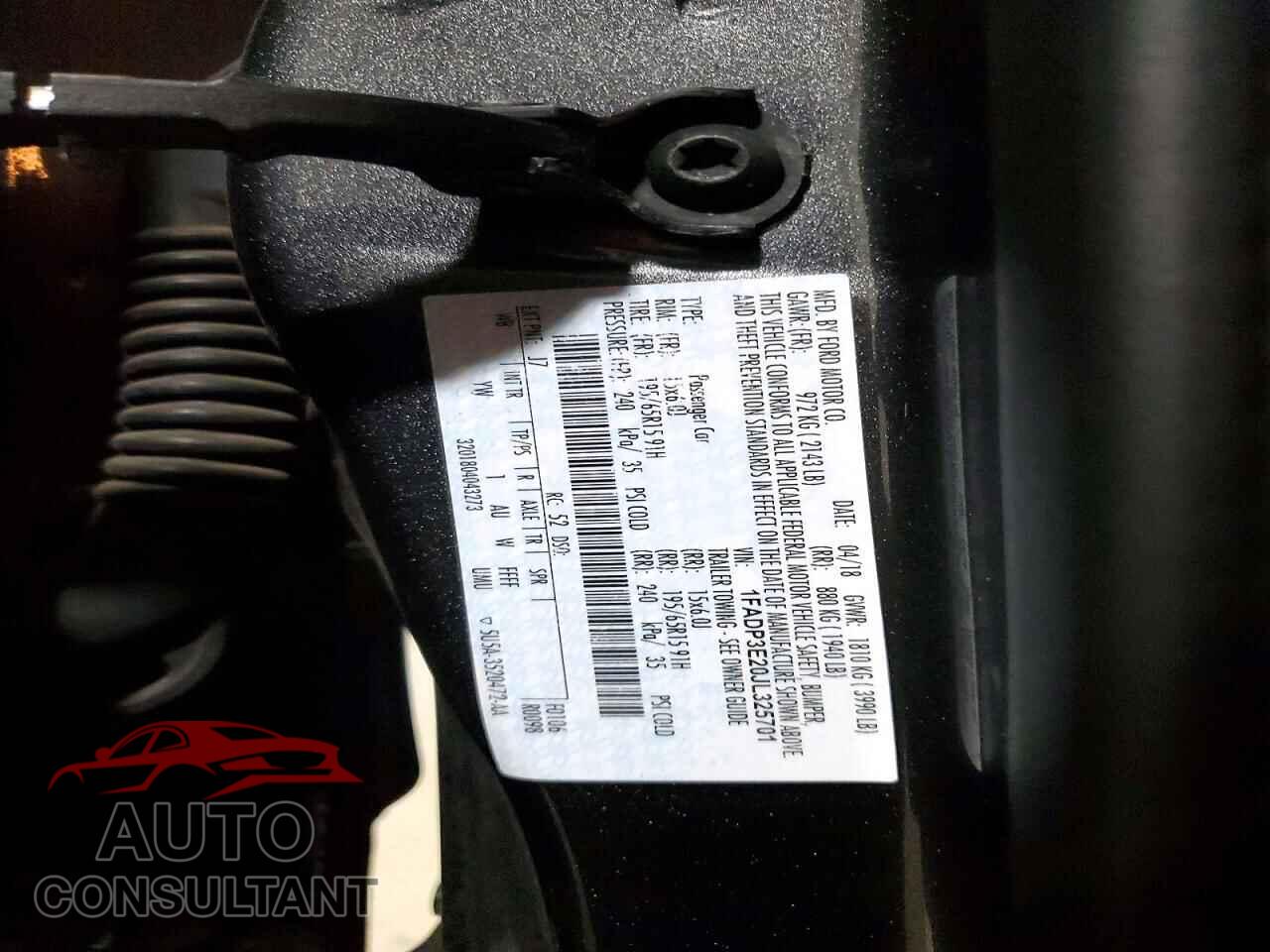FORD FOCUS 2018 - 1FADP3E20JL325701