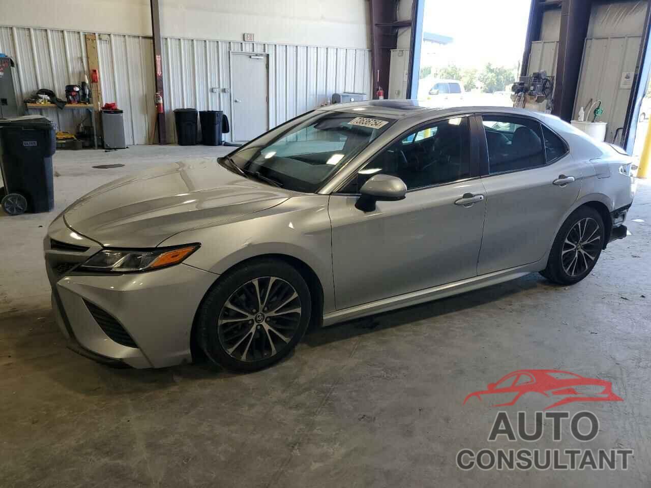 TOYOTA CAMRY 2018 - 4T1B11HK9JU056848