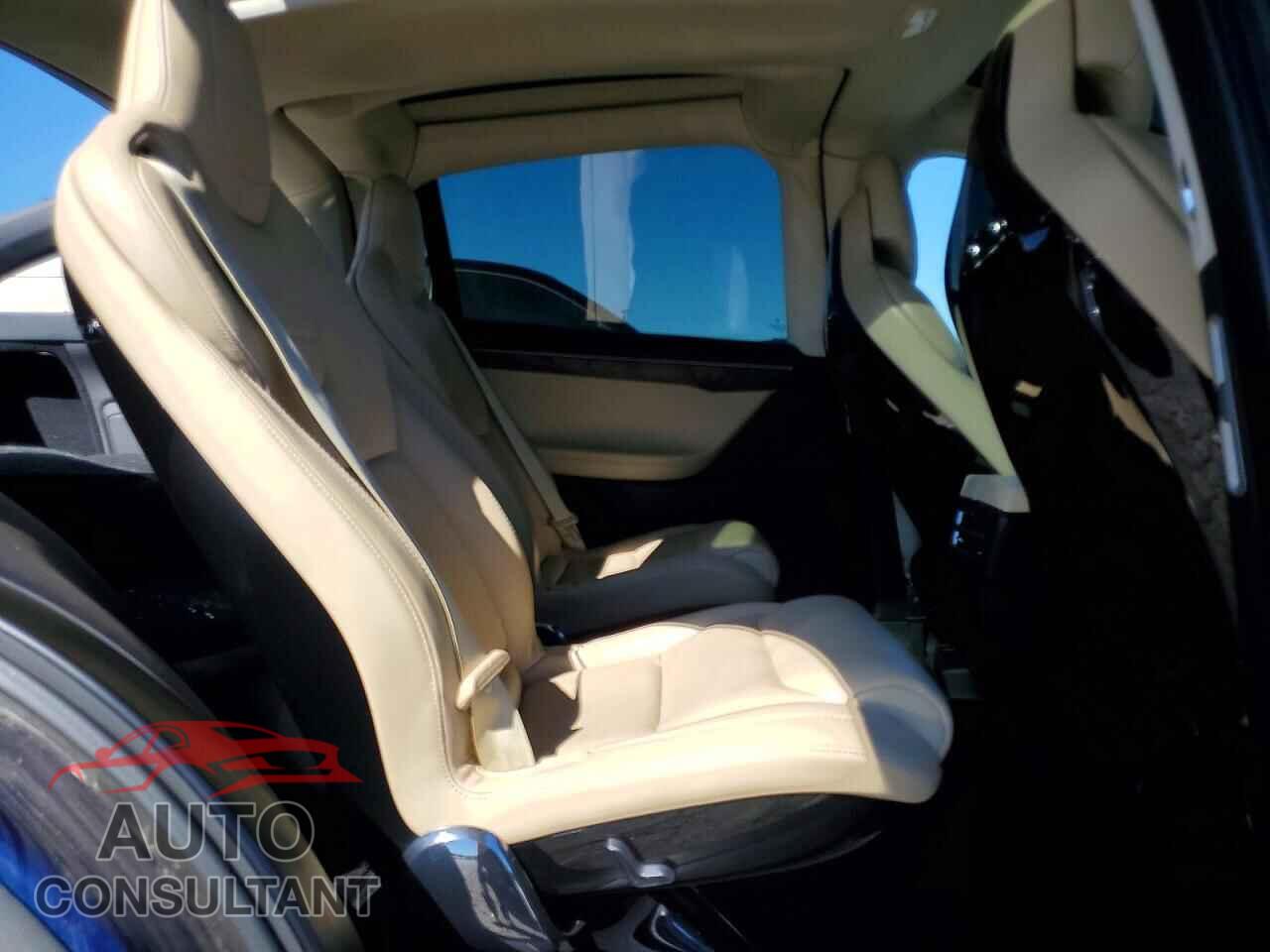 TESLA MODEL X 2016 - 5YJXCBE43GF002415