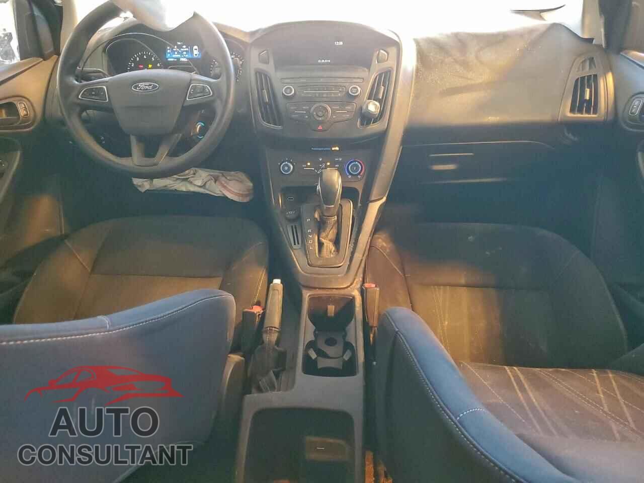 FORD FOCUS 2018 - 1FADP3E29JL292925