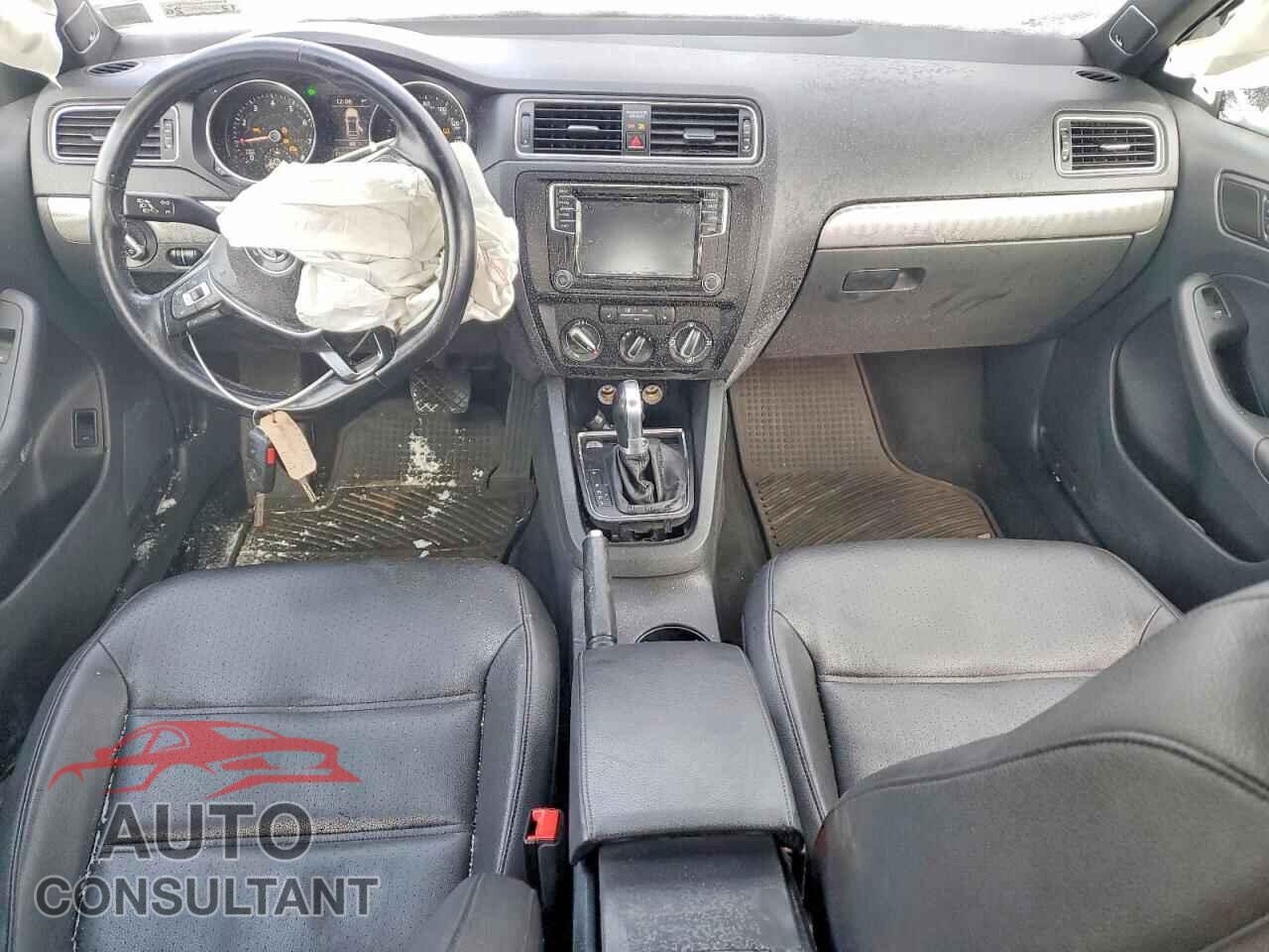 VOLKSWAGEN JETTA 2017 - 3VWDB7AJ1HM245620
