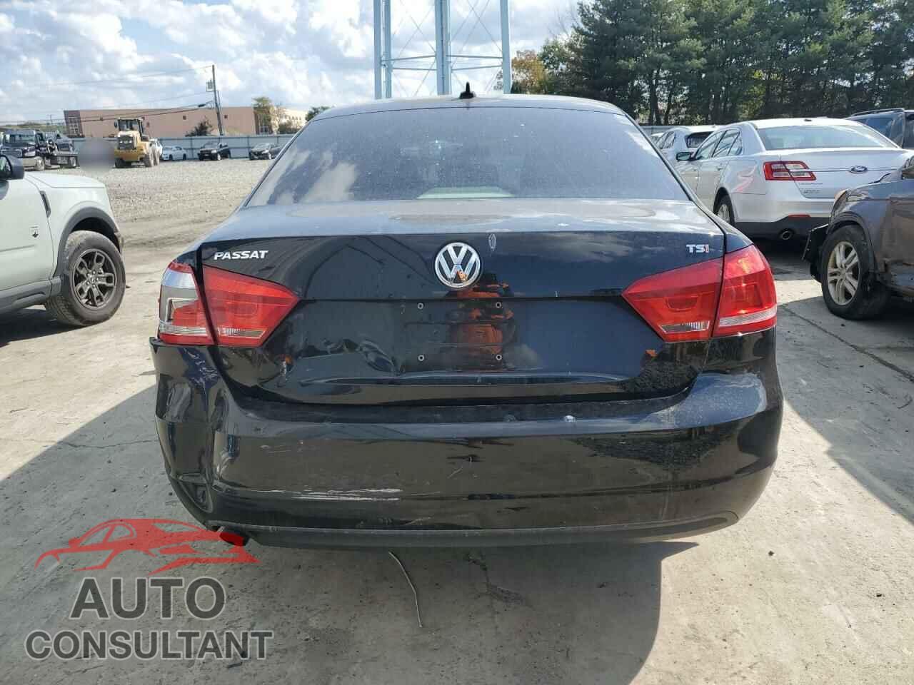 VOLKSWAGEN PASSAT 2015 - 1VWAT7A36FC118085