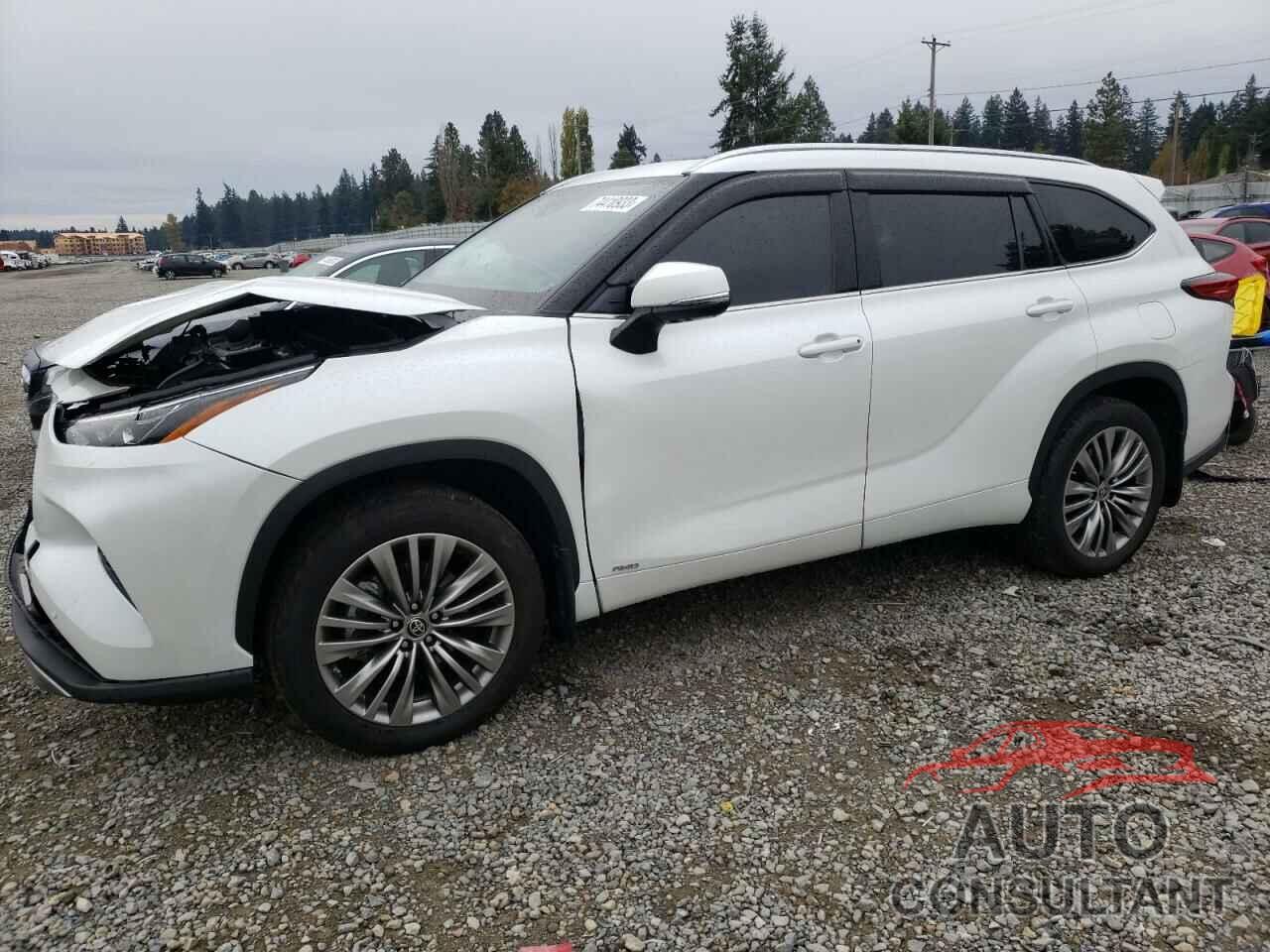 TOYOTA HIGHLANDER 2022 - 5TDEBRCH4NS075231
