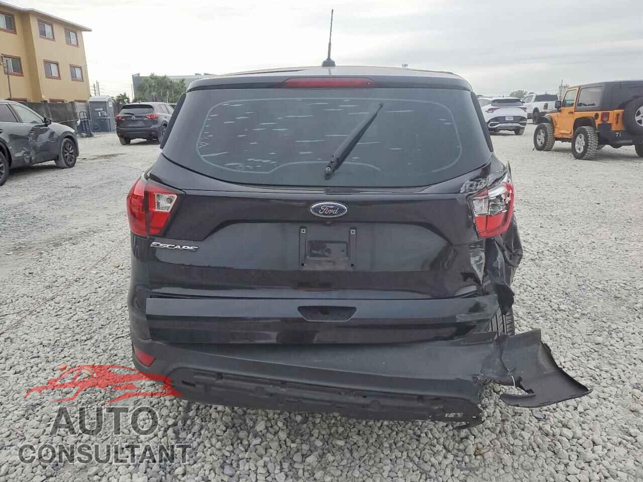 FORD ESCAPE 2019 - 1FMCU0F78KUB94984
