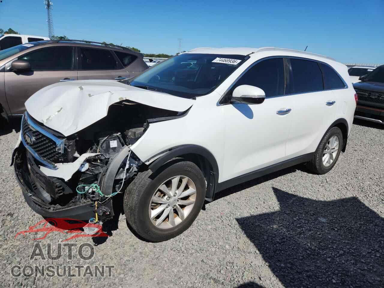 KIA SORENTO 2017 - 5XYPG4A35HG230102