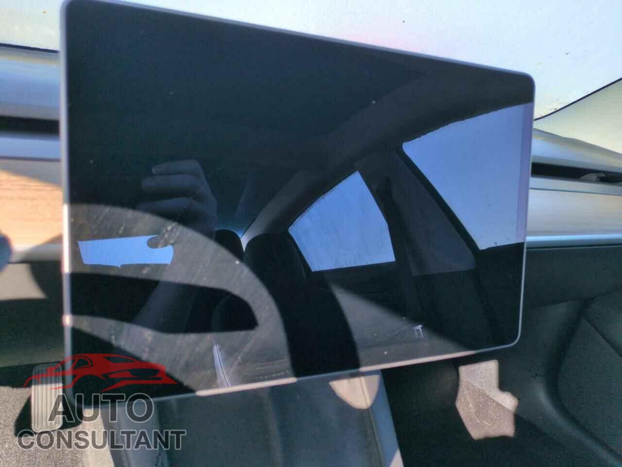 TESLA MODEL 3 2021 - 5YJ3E1EB0MF087789
