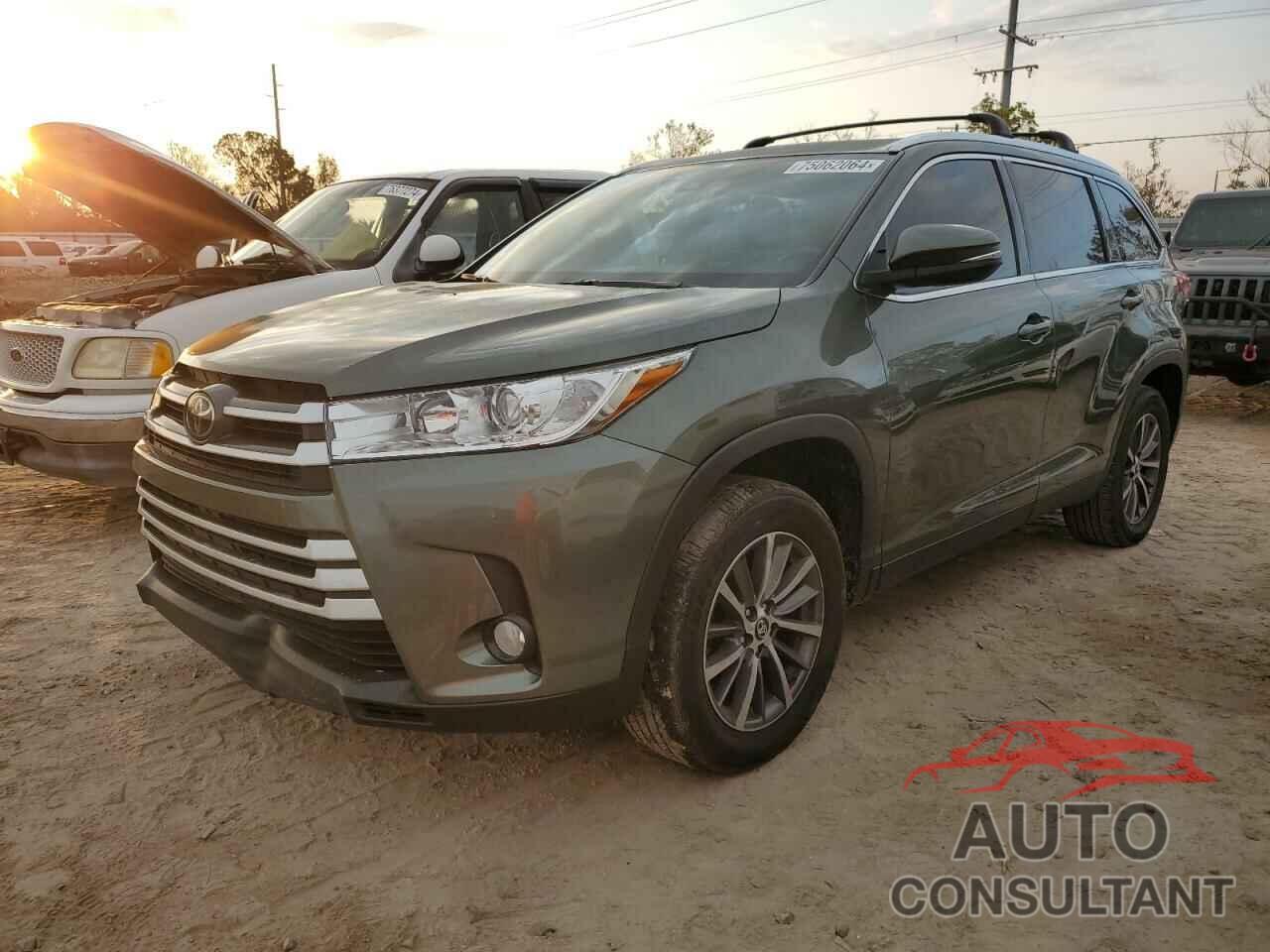 TOYOTA HIGHLANDER 2019 - 5TDKZRFH0KS317857