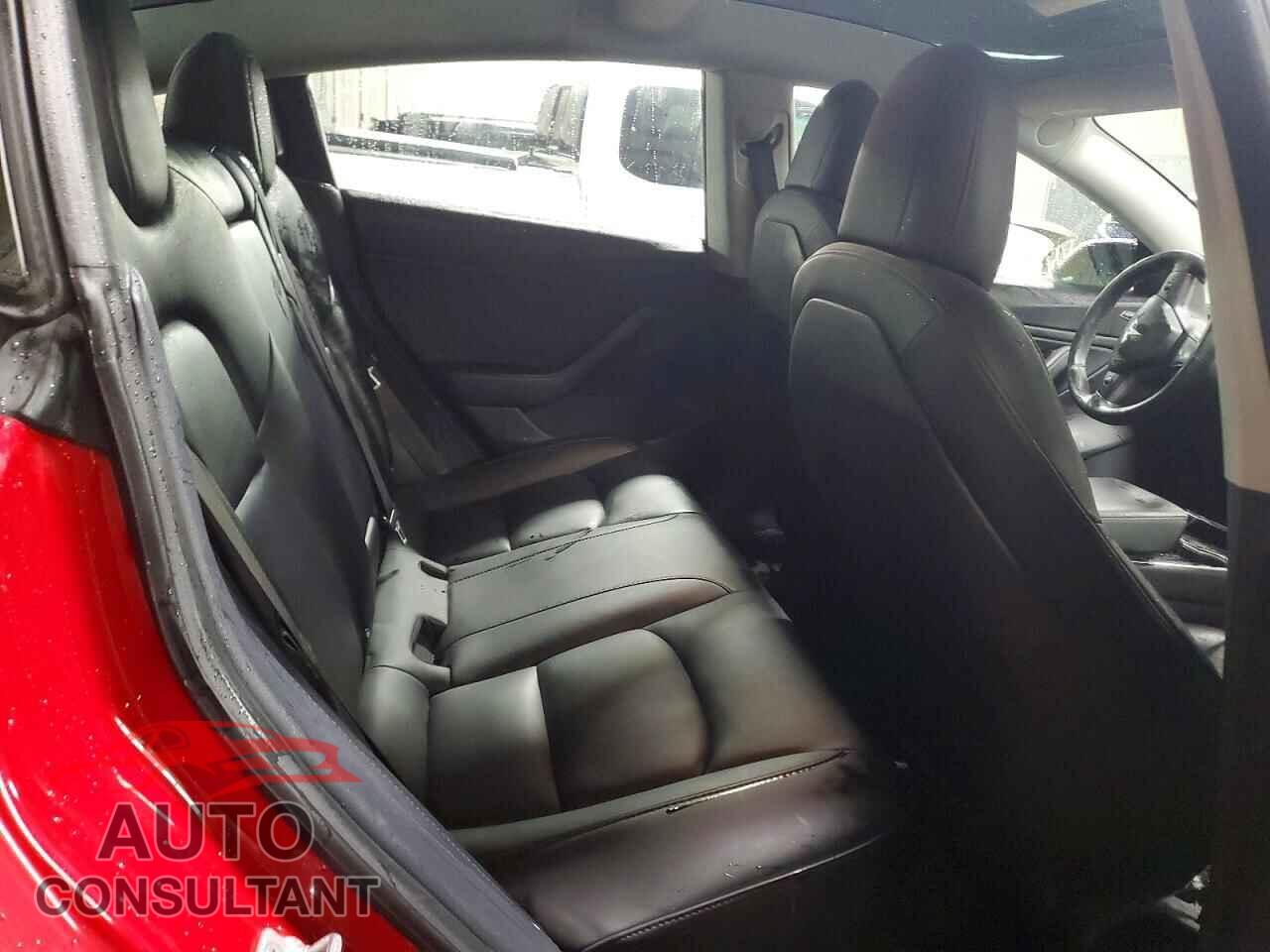 TESLA MODEL 3 2018 - 5YJ3E1EB0JF121709