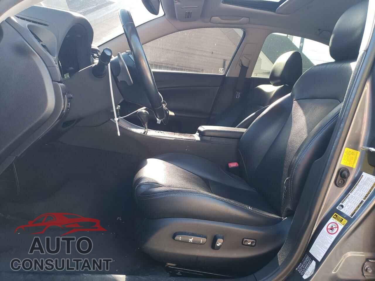 LEXUS IS 2013 - JTHCF5C24D5063342