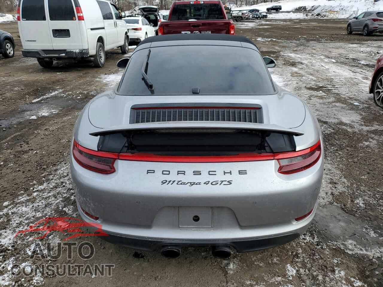 PORSCHE 911 2018 - WP0BB2A98JS134997
