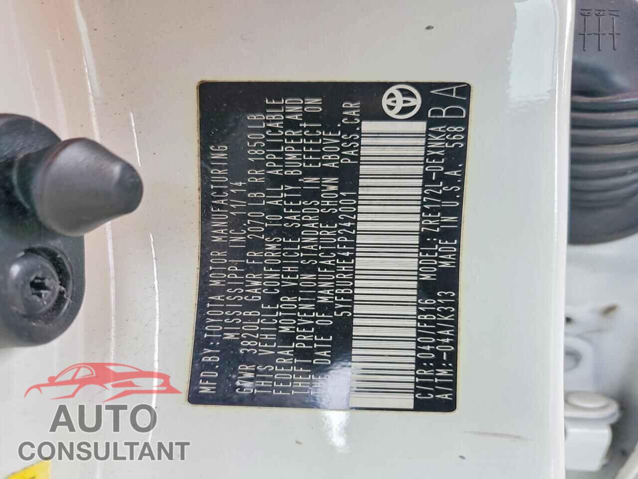 TOYOTA COROLLA 2015 - 5YFBURHE4FP242001