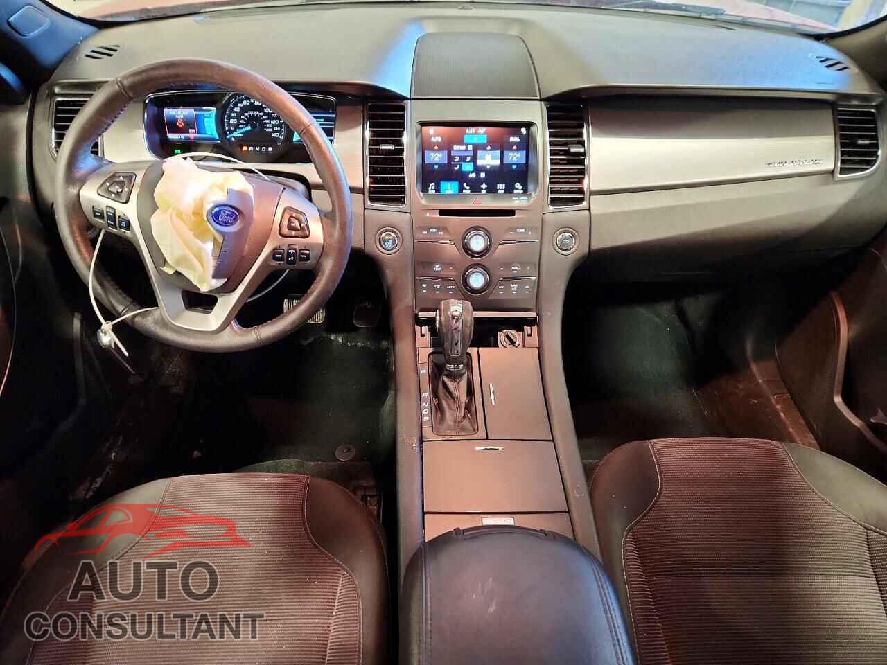 FORD TAURUS 2017 - 1FAHP2E82HG110369