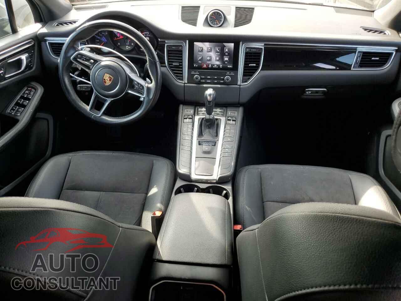 PORSCHE MACAN 2017 - WP1AA2A50HLB01569