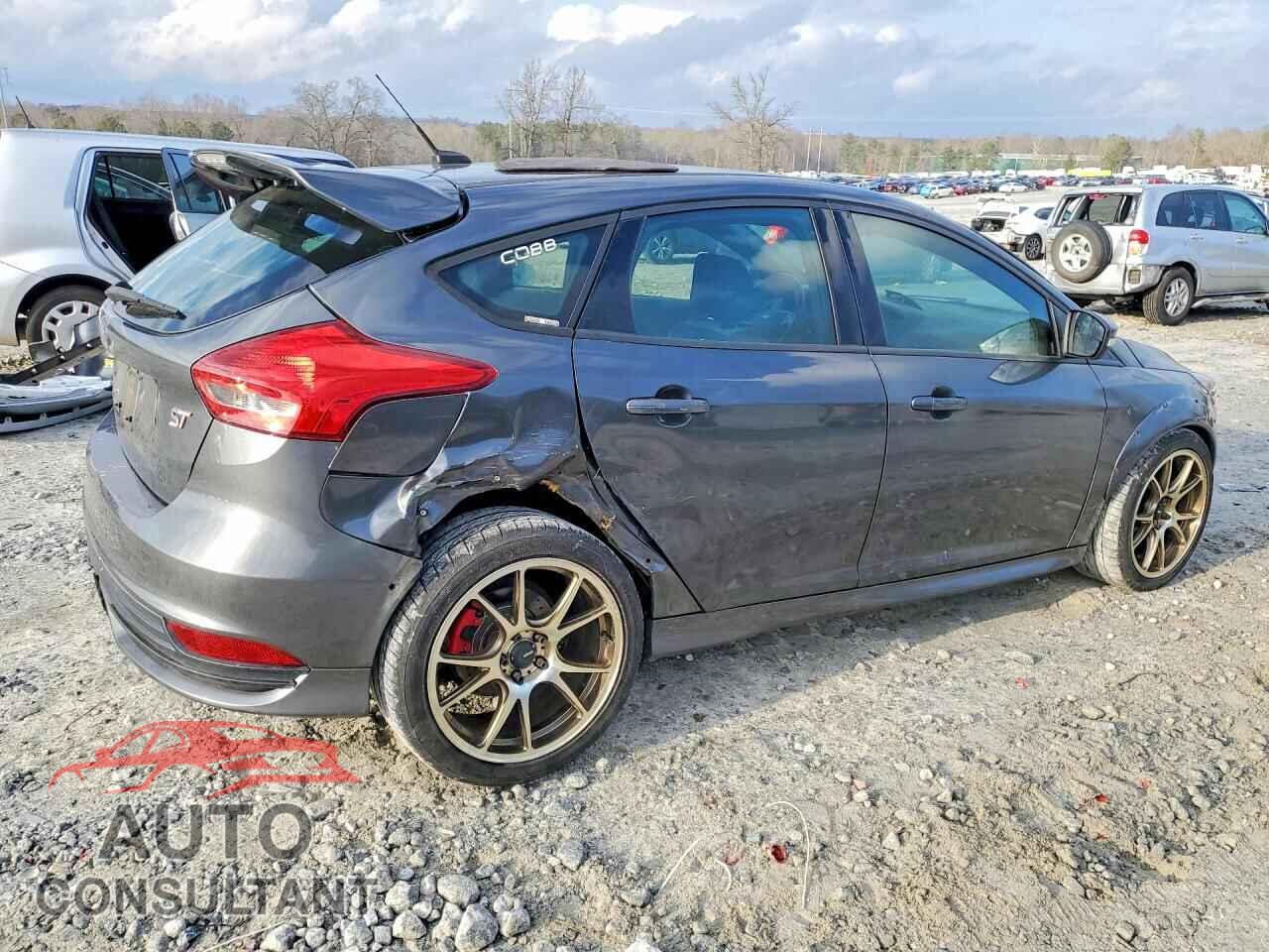 FORD FOCUS 2016 - 1FADP3L96GL390495