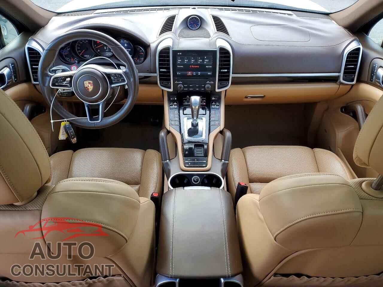 PORSCHE CAYENNE 2017 - WP1AA2A22HKA82664