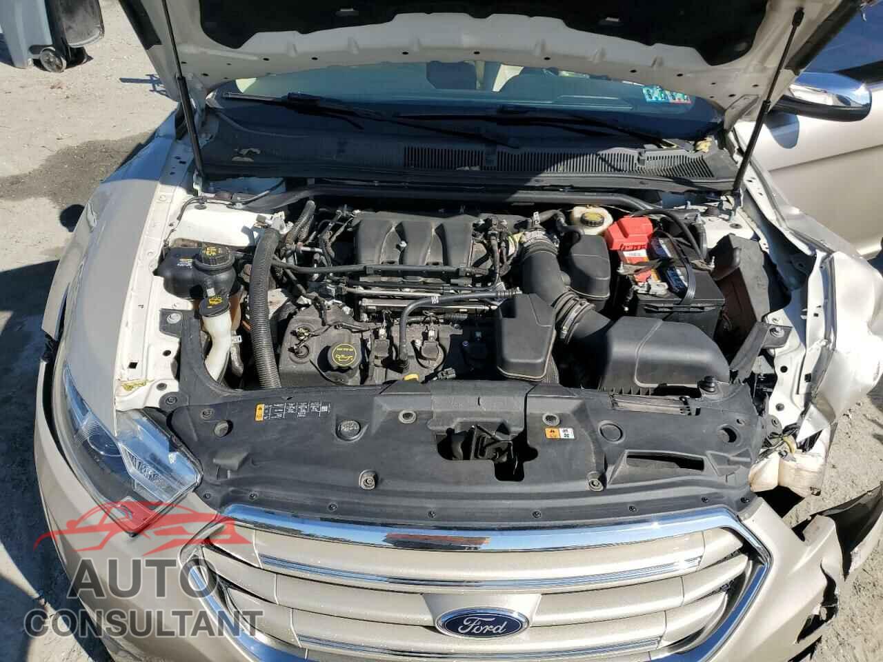 FORD TAURUS 2018 - 1FAHP2F85JG106255