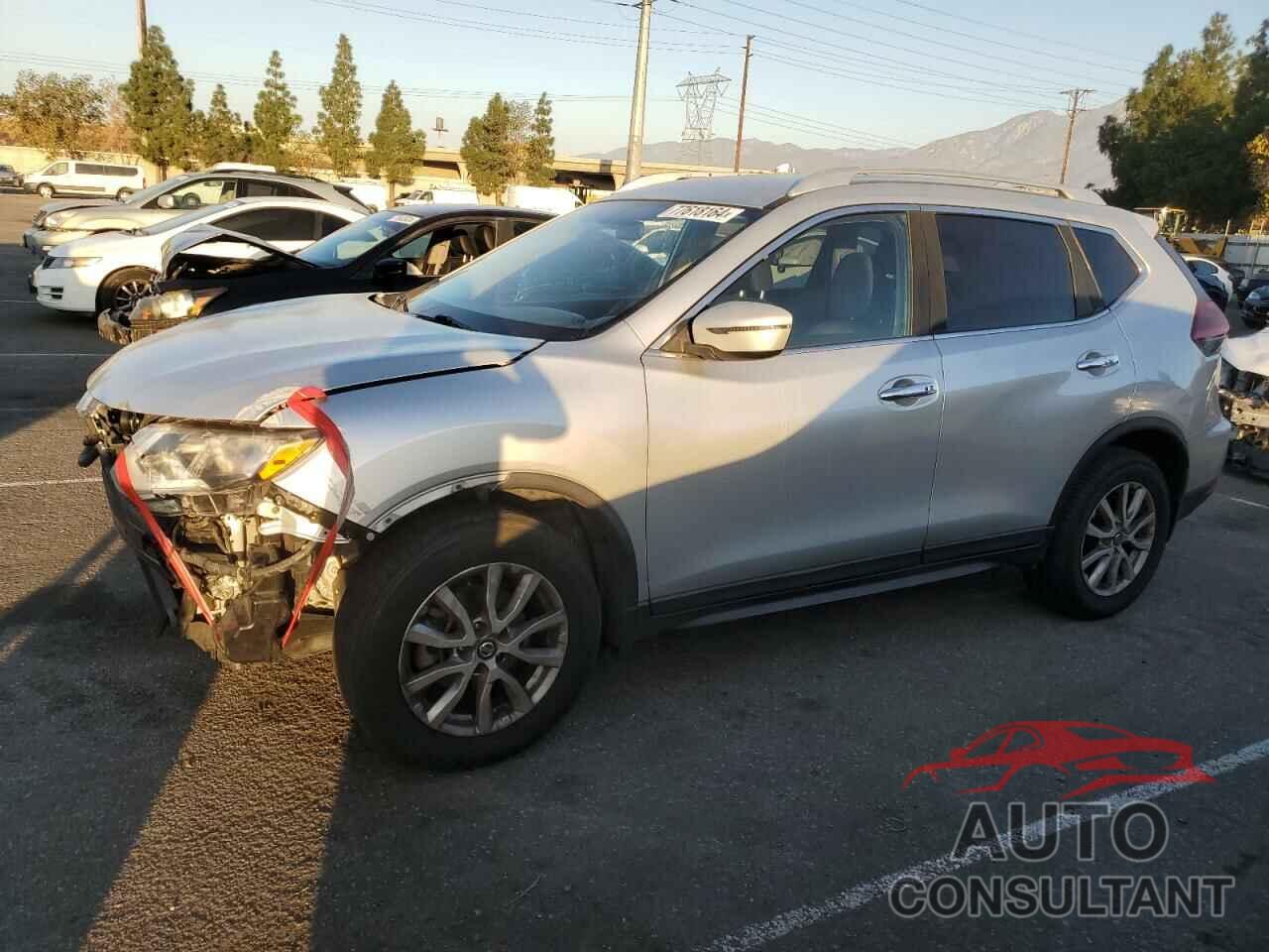 NISSAN ROGUE 2018 - KNMAT2MT3JP617025
