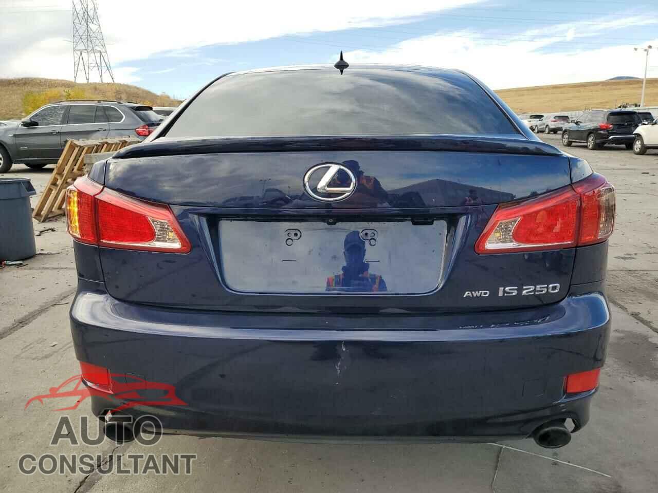 LEXUS IS 2011 - JTHCF5C23B5052412
