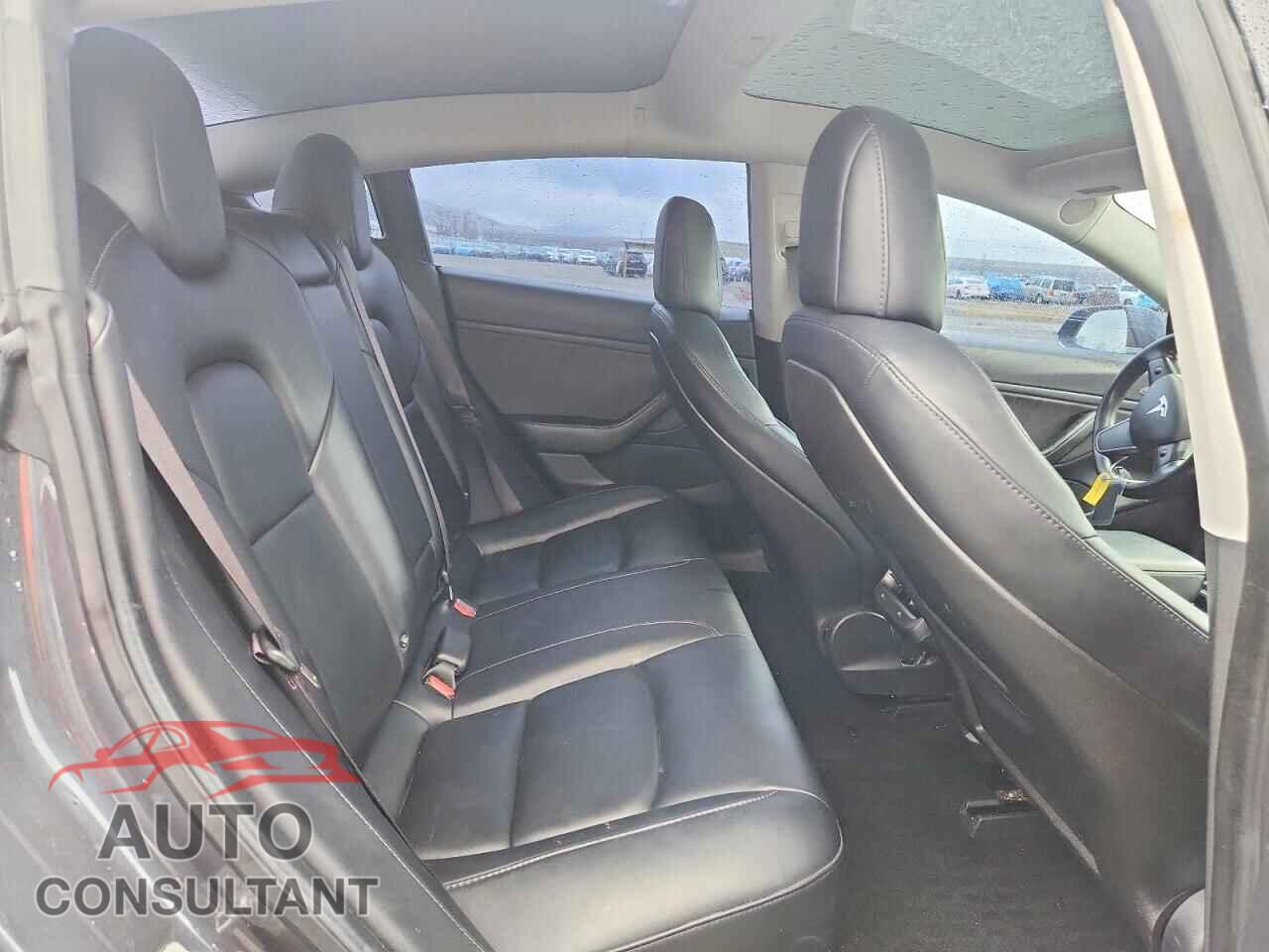 TESLA MODEL 3 2018 - 5YJ3E1EAXJF030549