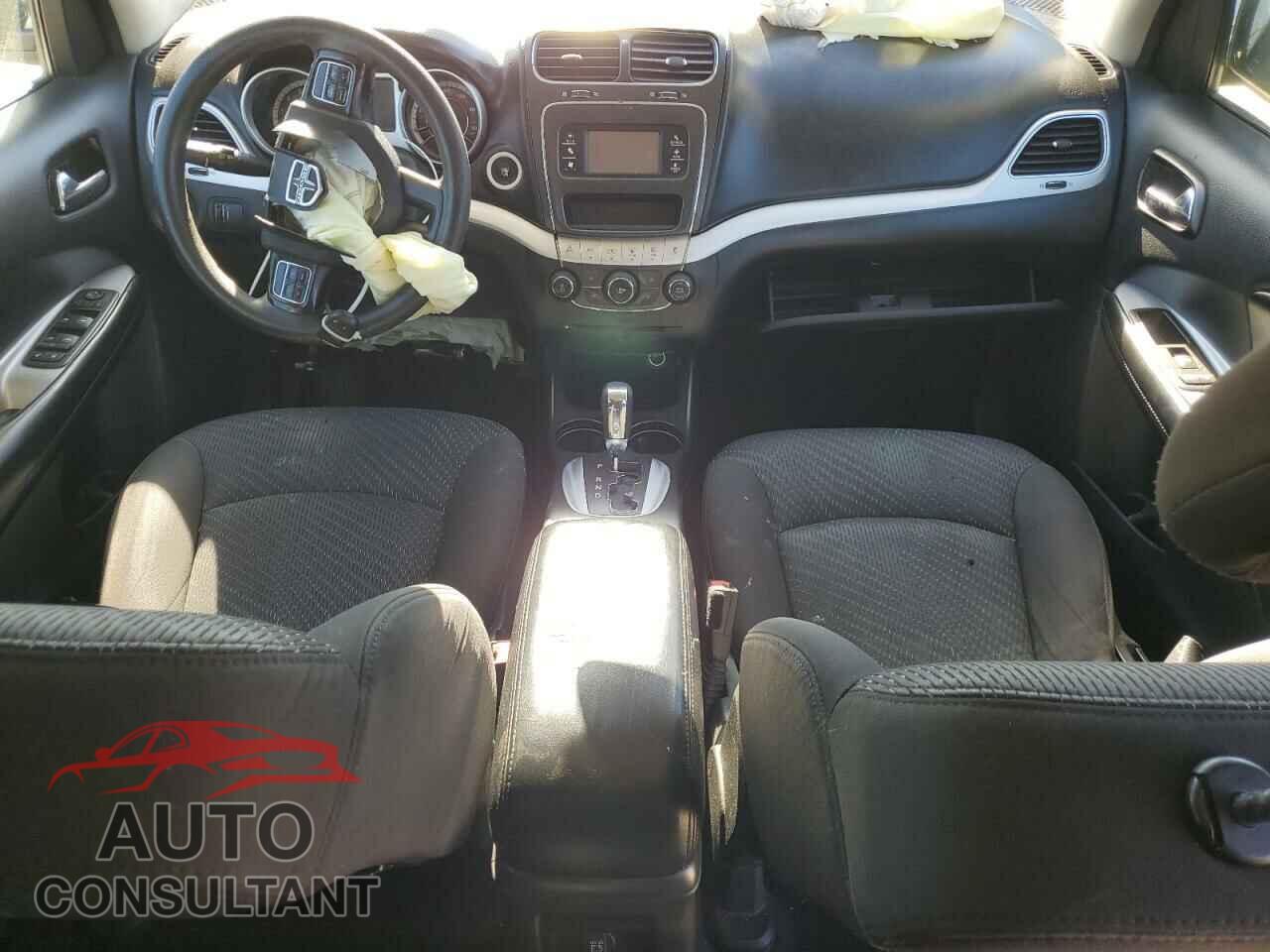DODGE JOURNEY 2015 - 3C4PDCBG9FT668597
