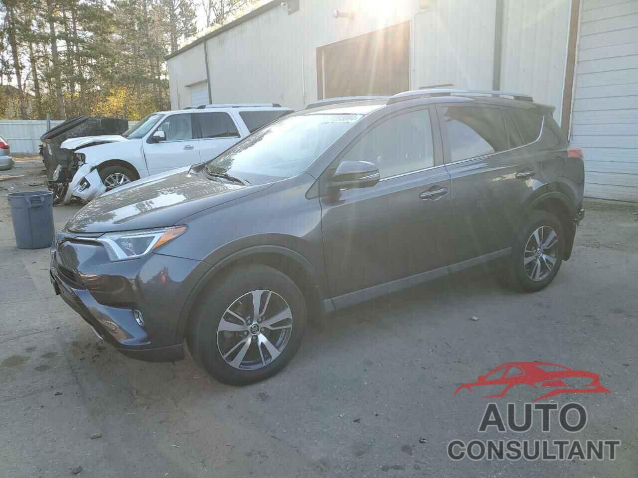 TOYOTA RAV4 2018 - JTMRFREV2JJ742152