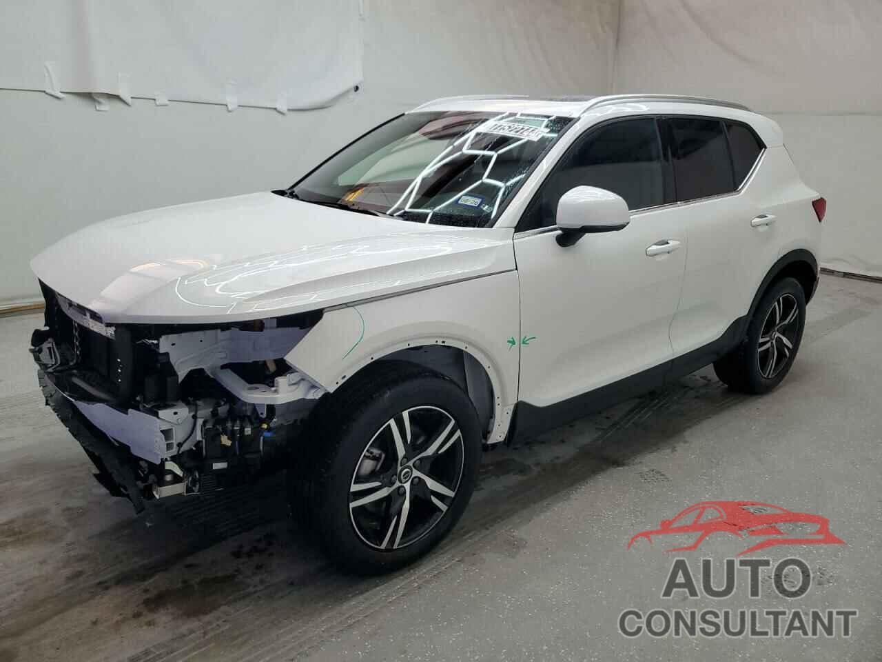 VOLVO XC40 CORE 2025 - YV4L12UJ3S2473842