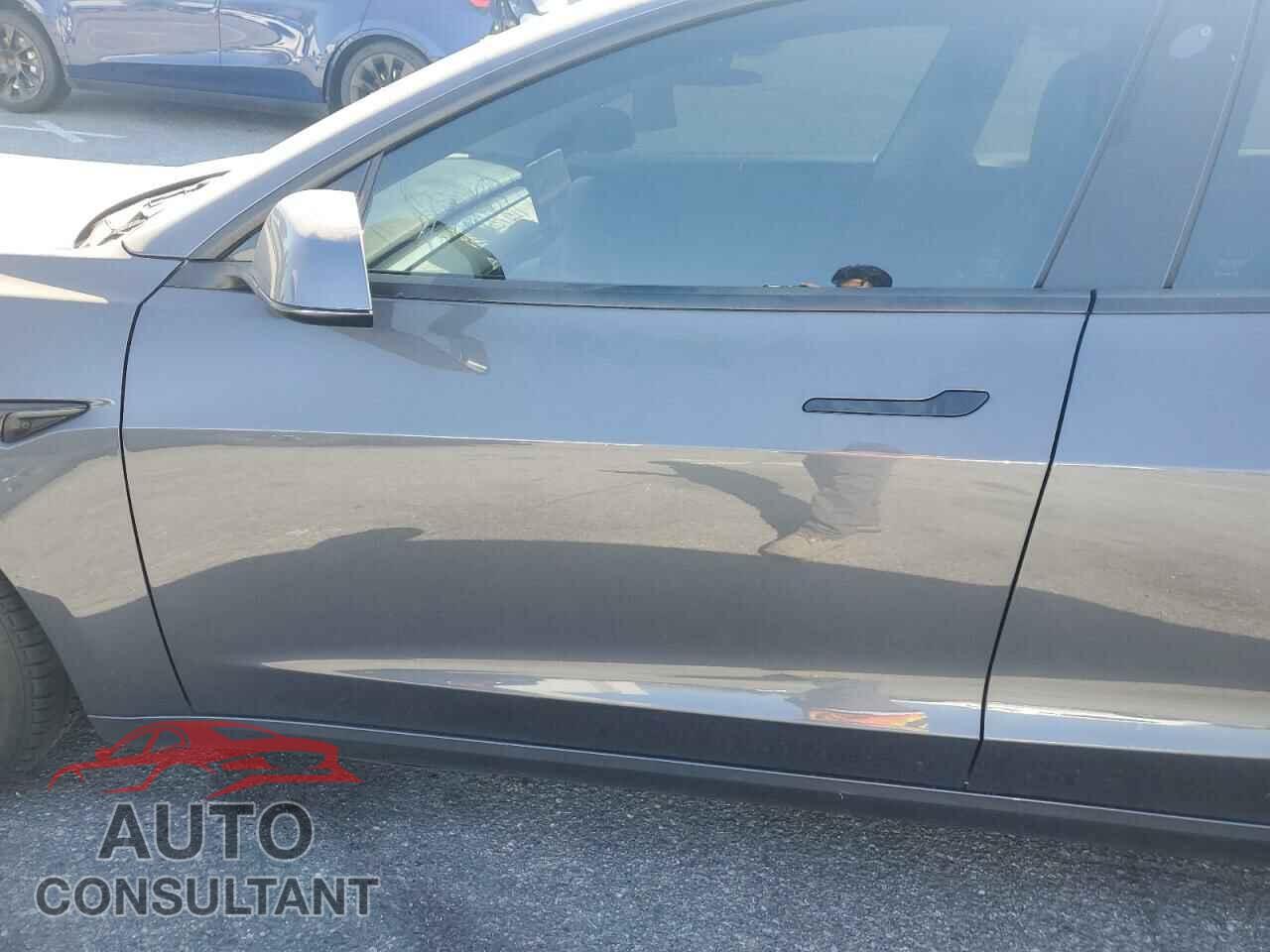 TESLA MODEL 3 2021 - 5YJ3E1EA5MF867570