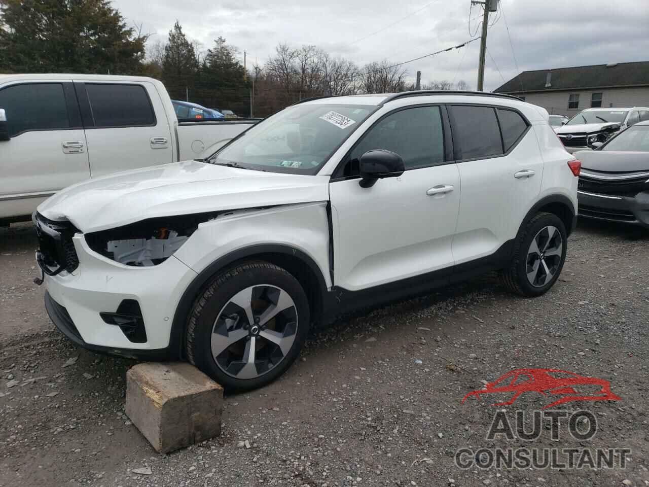 VOLVO XC40 PLUS 2023 - YV4L12UW0P2951007