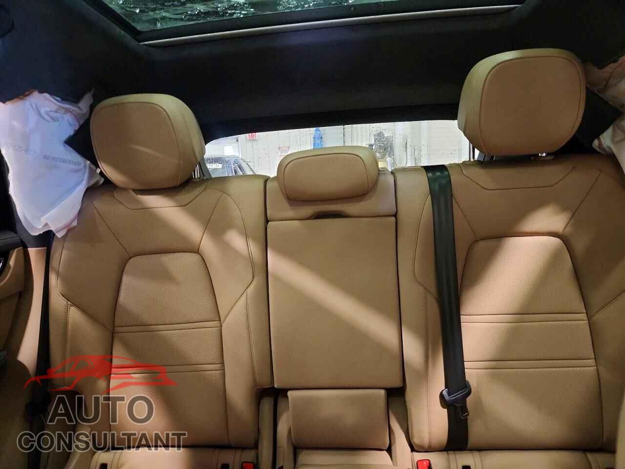 PORSCHE CAYENNE 2023 - WP1AF2AY4PDA20501
