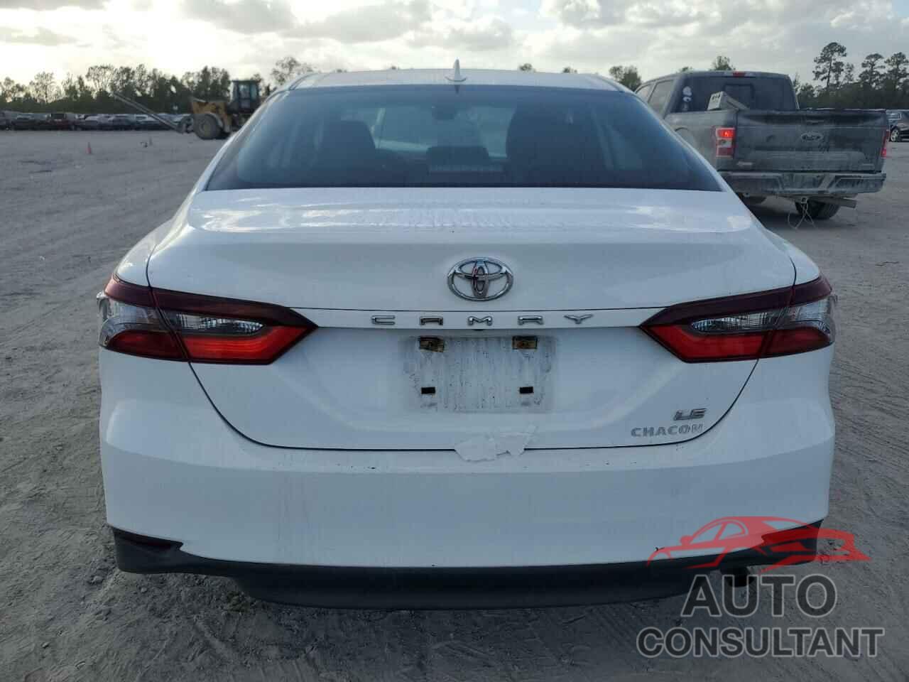 TOYOTA CAMRY 2022 - 4T1C11AK4NU648744