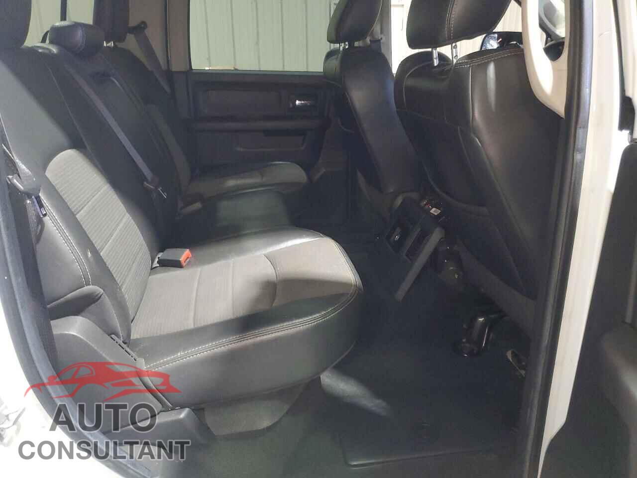 DODGE RAM 1500 2012 - 1C6RD7MT9CS143358