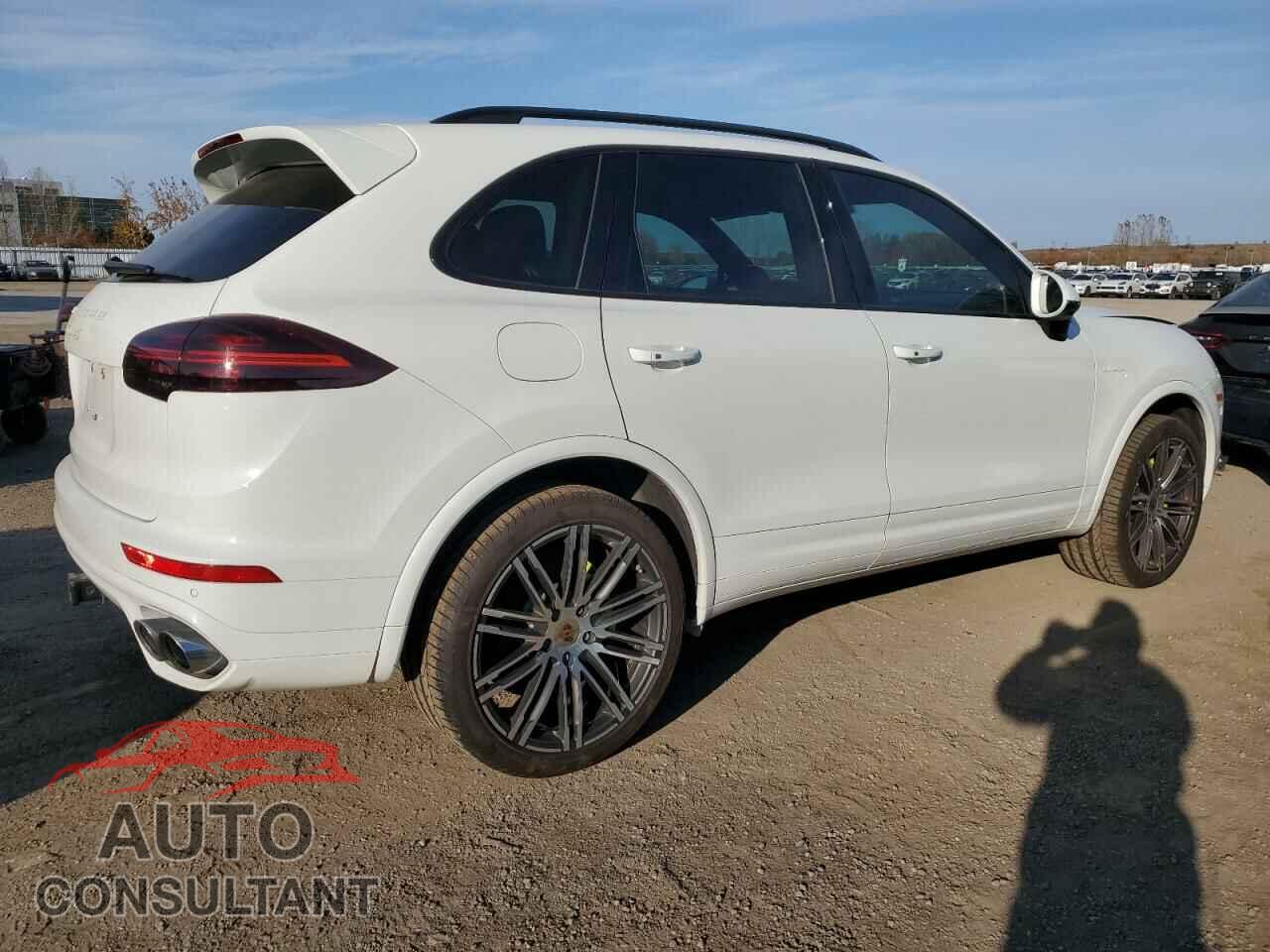 PORSCHE CAYENNE 2017 - WP1AE2A28HLA74518