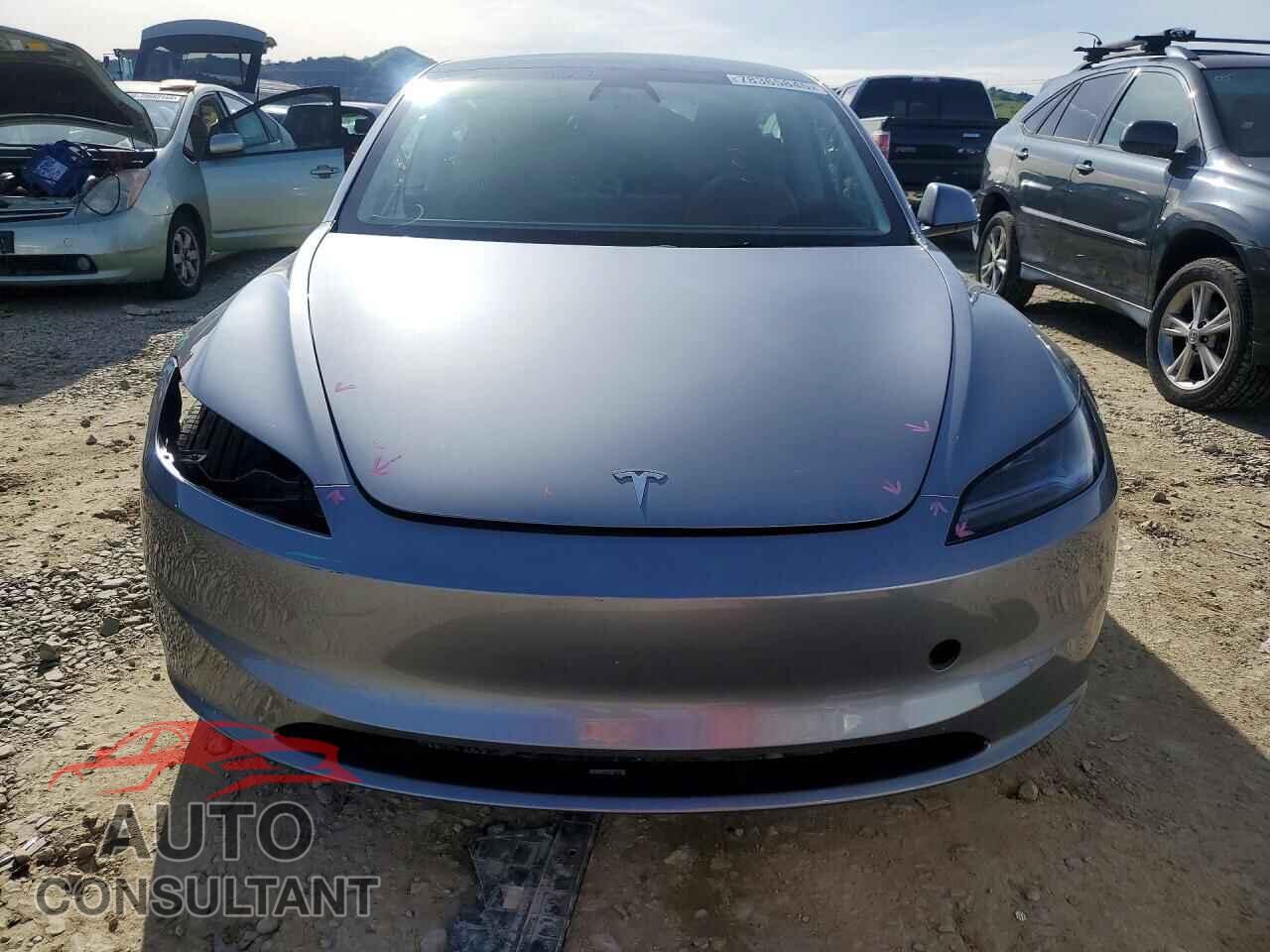 TESLA MODEL 3 2025 - 5YJ3E1EA8SF952187