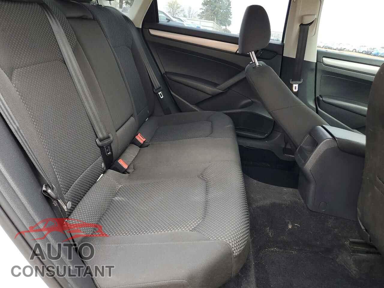 VOLKSWAGEN PASSAT 2013 - 1VWAP7A34DC021226