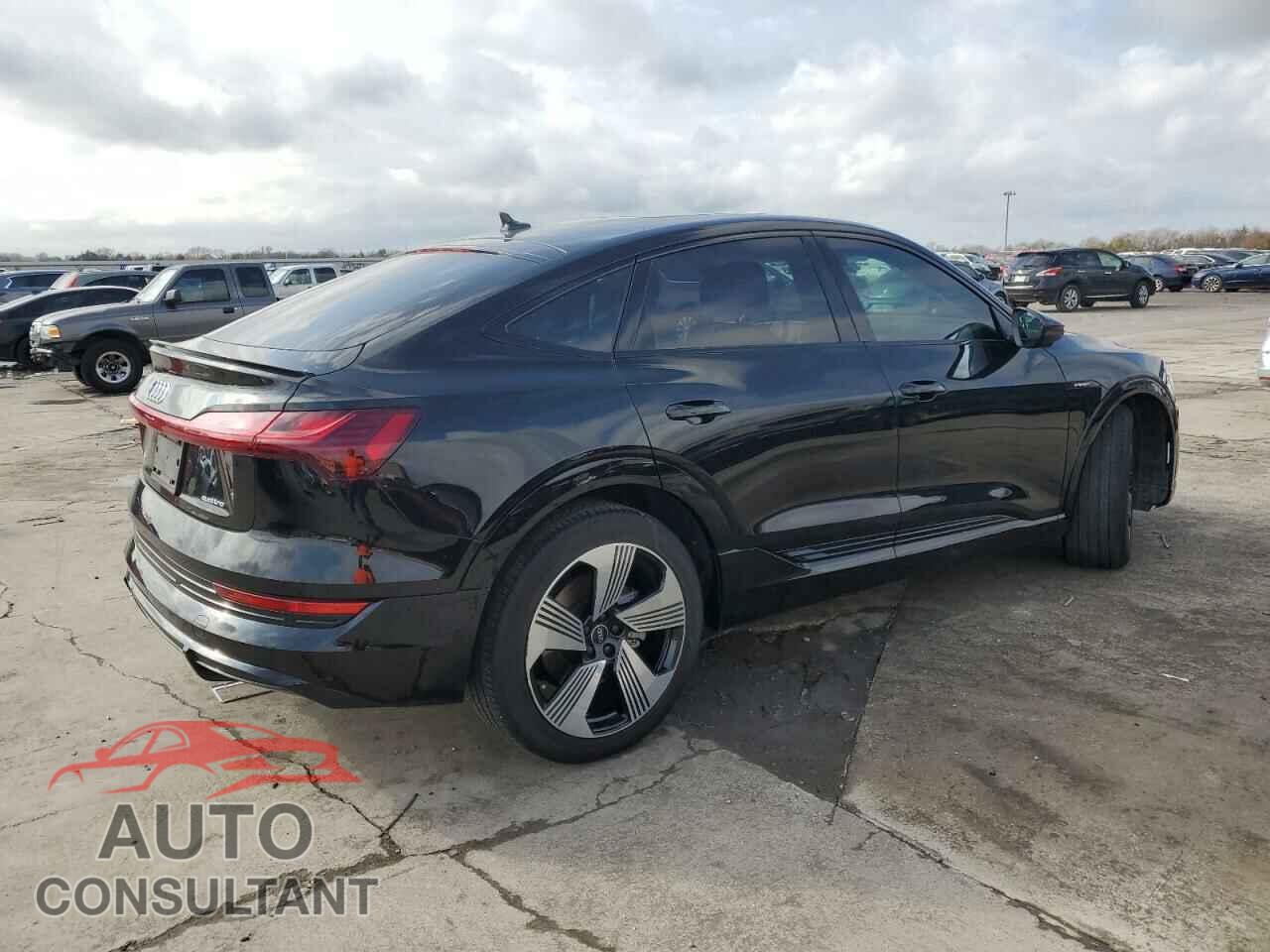 AUDI E-TRON 2021 - WA13AAGE4MB034920