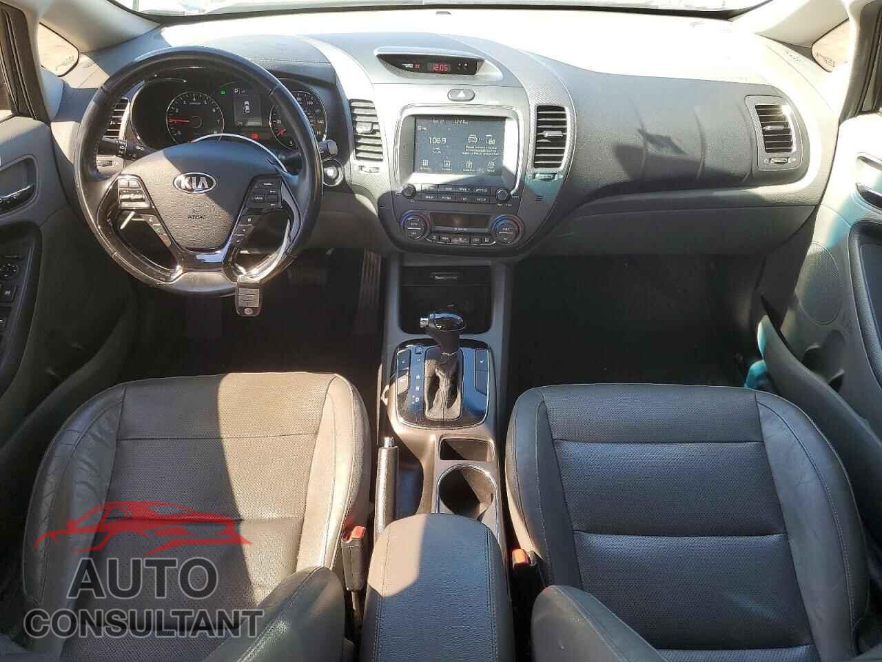 KIA FORTE 2017 - 3KPFL4A88HE070104