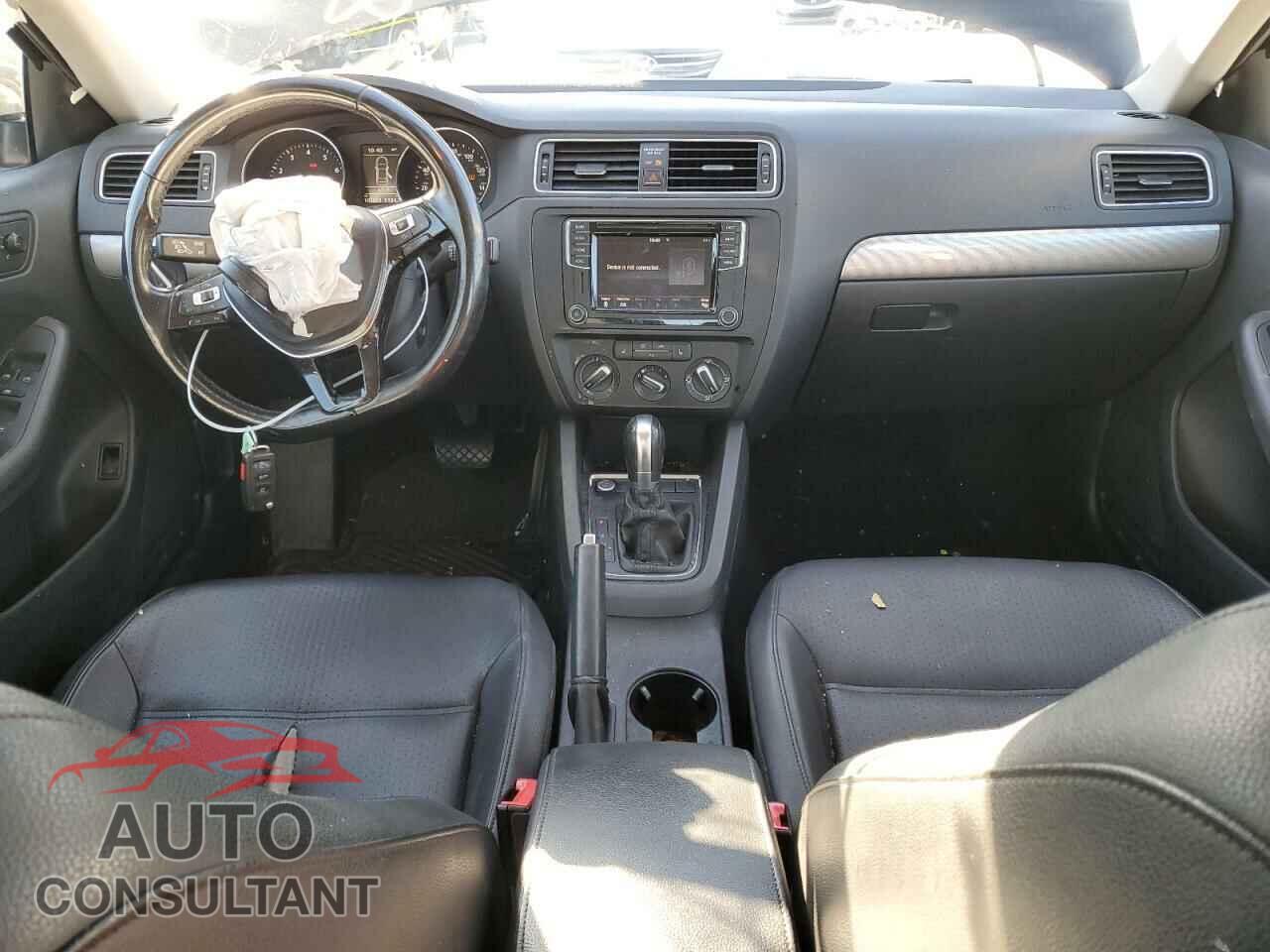 VOLKSWAGEN JETTA 2017 - 3VWDB7AJ2HM245075