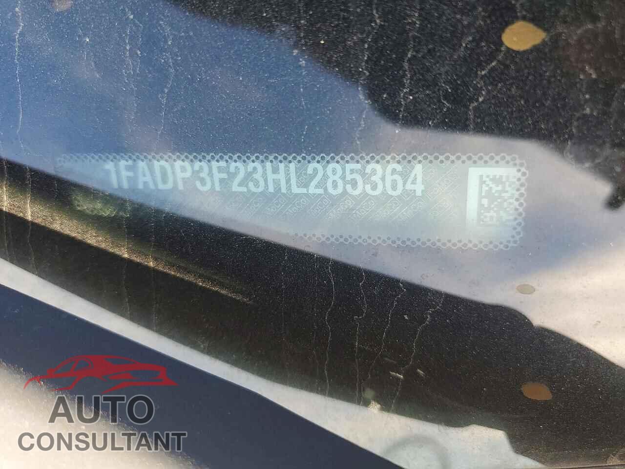 FORD FOCUS 2017 - 1FADP3F23HL285364
