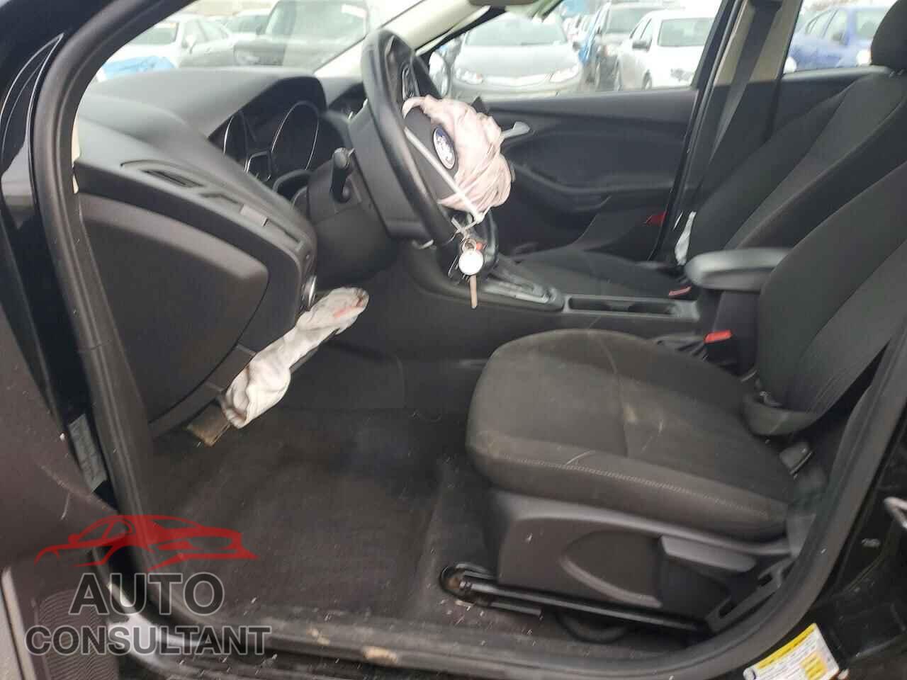 FORD FOCUS 2015 - 1FADP3K28FL240892