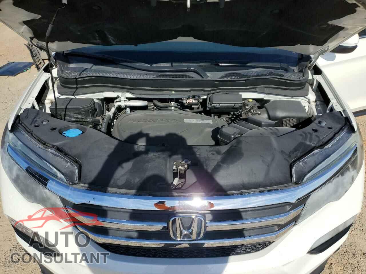HONDA PILOT 2018 - 5FNYF5H70JB020879