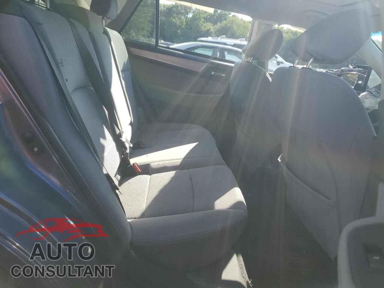 SUBARU OUTBACK 2018 - 4S4BSAHC4J3247010