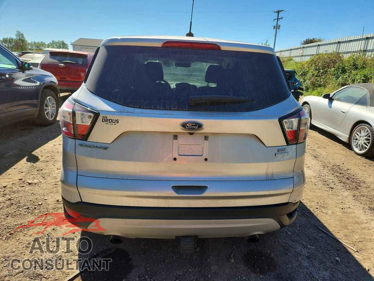 FORD ESCAPE 2017 - 1FMCU0GD9HUF06176