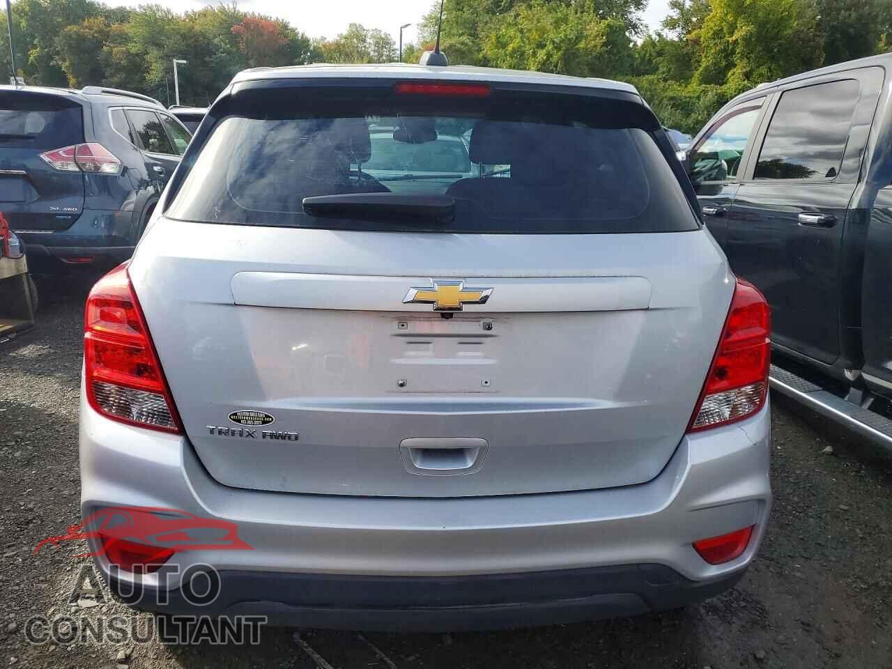 CHEVROLET TRAX 2017 - 3GNCJNSB3HL212760